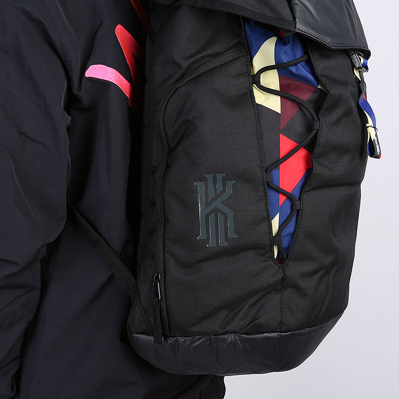  черный рюкзак Nike Kyrie Backpack 37L BA6156-010 - цена, описание, фото 4